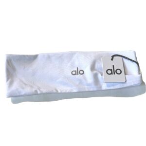 ALO Yoga Airlift Headband in white